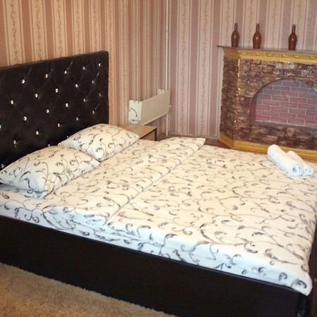 Apartment On Fastivs'Ka 2 Белая Церковь Экстерьер фото